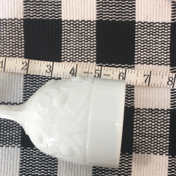 Vintage Milk Glass berries stemware/wine glasses - Picture 5 of 7